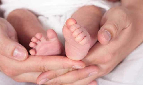 മൂക്കിന് ശസ്ത്രക്രിയ നടത്താൻ പണത്തിന് അഞ്ചുദിവസം പ്രായമായ കുഞ്ഞിനെ വിറ്റ റഷ്യൻ യുവതി അറസ്റ്റിൽ