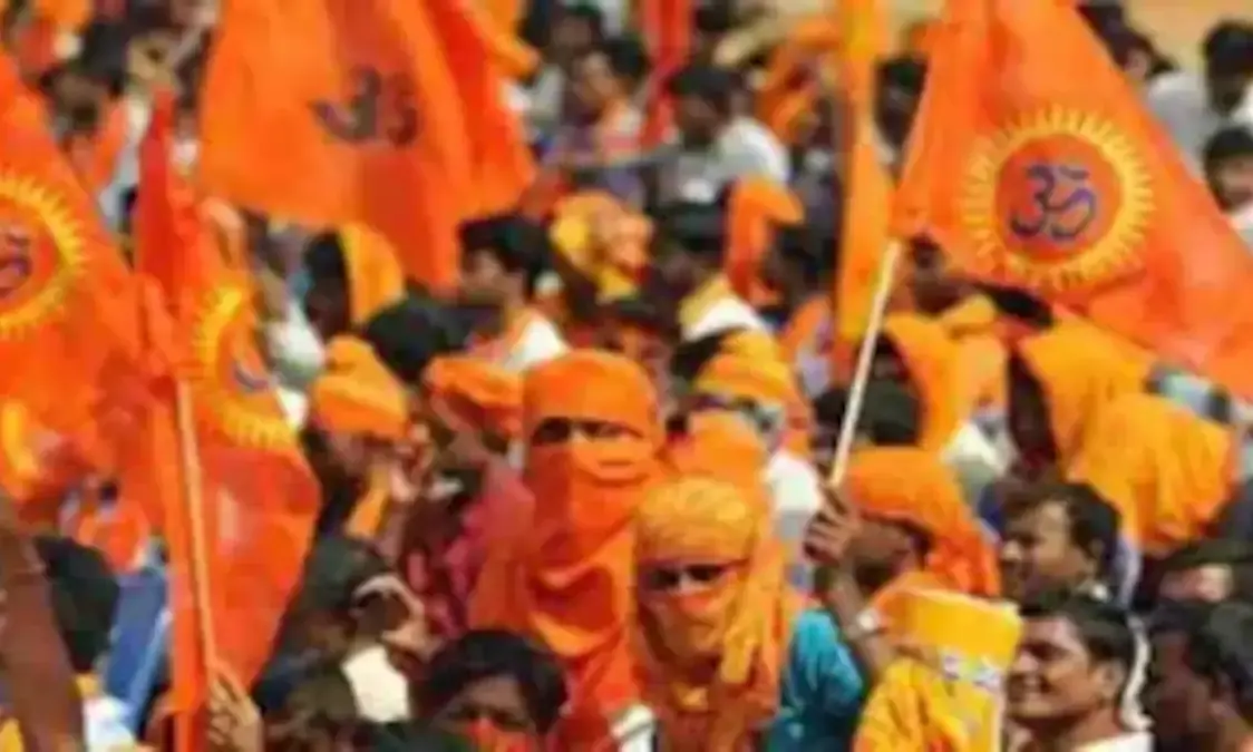 ഇറച്ചിക്കടക്ക് തീയിട്ട പ്രതികളെ വിട്ടയക്കണമെന്ന ആവശ്യവുമായി ബജ്റങ്ദളും വിശ്വഹിന്ദു പരിഷത്തും പൊലീസ് സ്റ്റേഷനിൽ