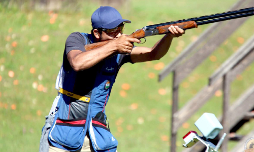 ഷൂ​ട്ടി​ങ് ലോ​ക​ക​പ്പി​ല്‍ സു​വ​ർ​ണ ച​രി​ത്ര​മെ​ഴു​തി 46കാ​ര​ൻ മാ​യ് രാ​ജ് അ​ഹ​മ്മ​ദ് ഖാ​ൻ