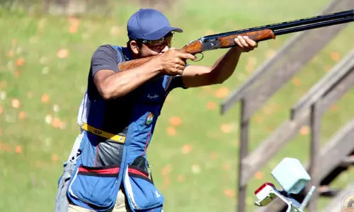 ഷൂ​ട്ടി​ങ് ലോ​ക​ക​പ്പി​ല്‍ സു​വ​ർ​ണ ച​രി​ത്ര​മെ​ഴു​തി 46കാ​ര​ൻ മാ​യ് രാ​ജ് അ​ഹ​മ്മ​ദ് ഖാ​ൻ