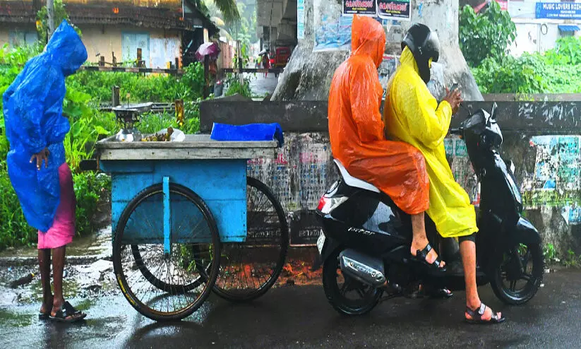 പെയ്തിട്ടും പെയ്തിട്ടും ഫോമിലായില്ല പെയ്തിട്ടും പെയ്തിട്ടും ഫോമിലായില്ല