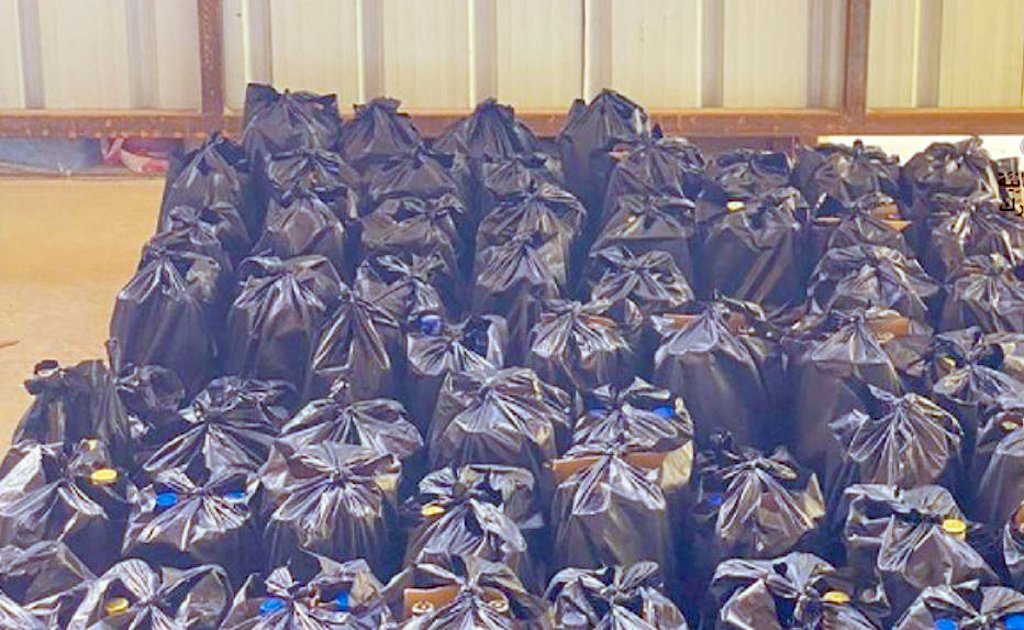 വൻതോതിൽ മദ്യവും പുകയില ഉൽപന്നങ്ങളും പിടിച്ചെടുത്തു വൻതോതിൽ മദ്യവും പുകയില ഉൽപന്നങ്ങളും പിടിച്ചെടുത്തു