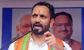 പ്രതിയുടെ അടിവസ്ത്രം കൈക്കലാക്കി വെട്ടിചെറുതാക്കി രക്ഷപ്പെടാൻ സഹായിച്ചയാൾ മന്ത്രിയായി തുടരുന്നത് നാണക്കേട് -കെ.സുരേന്ദ്രൻ പ്രതിയുടെ അടിവസ്ത്രം കൈക്കലാക്കി വെട്ടിചെറുതാക്കി രക്ഷപ്പെടാൻ സഹായിച്ചയാൾ മന്ത്രിയായി തുടരുന്നത് നാണക്കേട് -കെ.സുരേന്ദ്രൻ