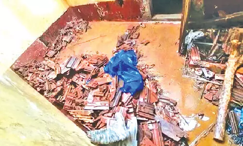 പാർക്കാനാവുന്നില്ല പാടികളിൽ