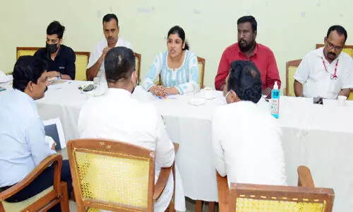 കോളജുകളിലെ മൊബൈല്‍ ഫോണ്‍ നിയന്ത്രണം ഒഴിവാക്കാന്‍ യുവജന കമീഷന്‍ ശിപാര്‍ശ