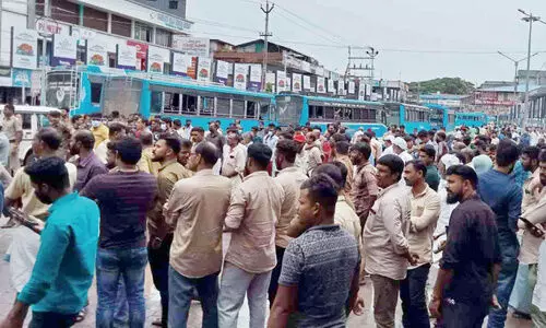 തിരൂർ കോർട്ട് റോഡിലെ ഗതാഗത പരിഷ്കാരം: മിന്നൽ ബസ് പണിമുടക്ക് പിൻവലിച്ചു