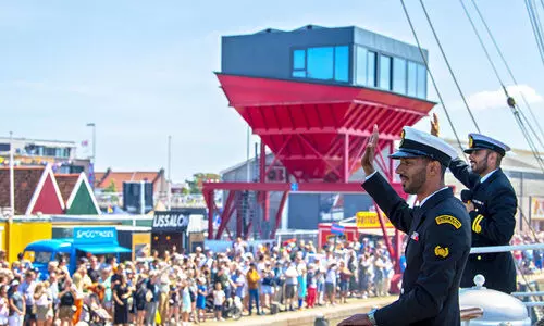 ശബാബ്​ ഒമാൻ രണ്ട്​ ആംസ്റ്റര്‍ഡാമിലേക്ക്​ തിരിച്ചു