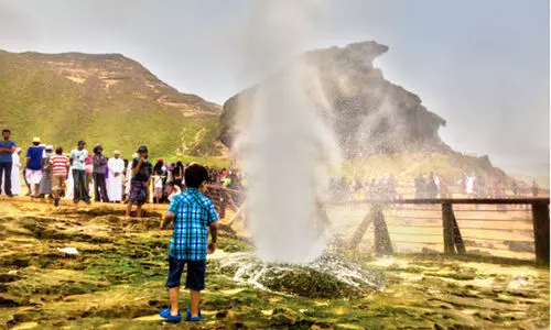 മു​ഗ്​​സൈ​ൽ ബീ​ച്ച്​  വീ​ണ്ടും തു​റ​ന്നു