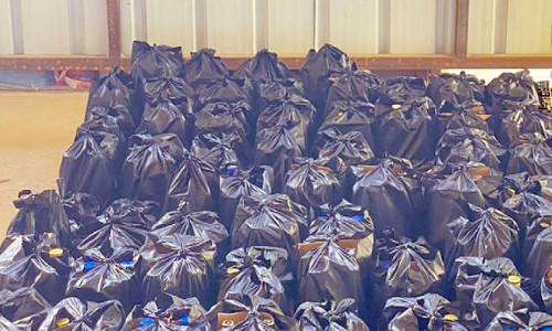 വൻതോതിൽ മദ്യവും പുകയില ഉൽപന്നങ്ങളും പിടിച്ചെടുത്തു