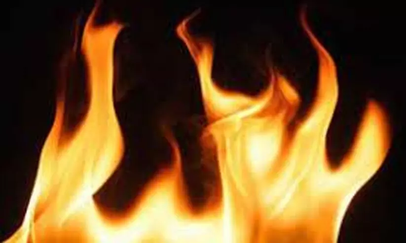 ഗോ​ഡൗ​ണി​ന്​ തീ​പി​ടി​ച്ചു