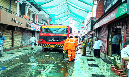 മൂക്ക് പൊത്തി മിഠായിത്തെരുവ്