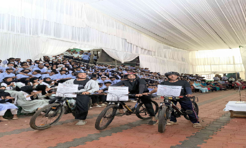 കിടപ്പിലായവർക്ക് ലോകം കാണാൻ വഴിതേടി വിദ്യാർഥികൾ