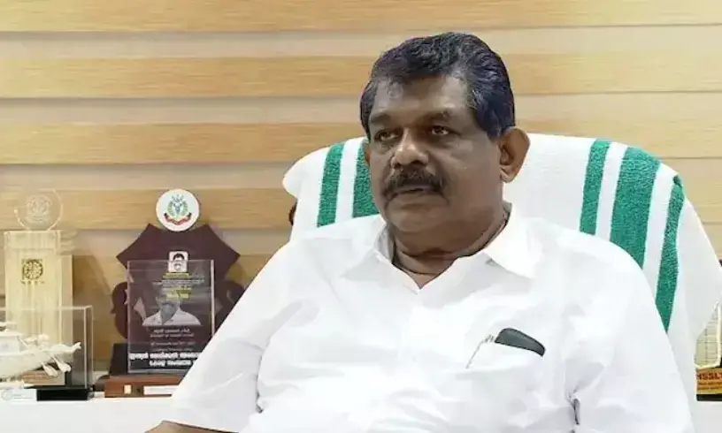 തൊണ്ടിമുതലായ അടിവസ്ത്രം വെട്ടിച്ചെറുതാക്കിയ കേസ്; മന്ത്രി ആന്റണി രാജുവിന്റെ കൈയക്ഷരം സ്ഥിരീകരിച്ച് ഫൊറൻസിക്