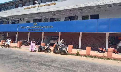 പരിമിതികളിൽ വലഞ്ഞ്​ ഓഫിസുകൾ