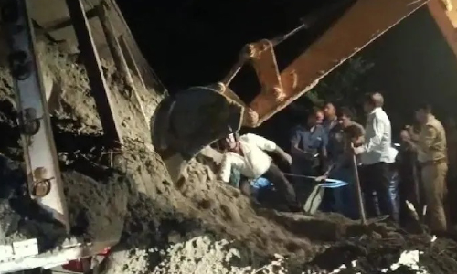 truck overturns on moving car in UP’s Raebareli