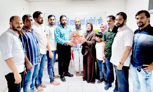 ഒ​താ​യി ചാ​ത്ത​ല്ലൂ​ർ വെ​ൽ​ഫെ​യ​ർ ക​മ്മി​റ്റി ഹാ​ജി​മാ​ർ​ക്ക് സ്വീ​ക​ര​ണം ന​ൽ​കി