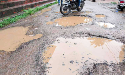 ഇൻഡസ്ട്രിയൽ റോഡിന്റെ ശോച്യാവസ്ഥ പരിഹരിക്കണം