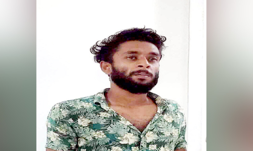 പെ​രു​മ്പി​ലാ​വി​ൽ മ​ധ്യ​വ​യ​സ്ക​നെ വെ​ട്ടി​ക്കൊ​ല​പ്പെ​ടു​ത്താ​ൻ ശ്ര​മം: ഒ​രാ​ൾ​കൂ​ടി പി​ടി​യി​ൽ