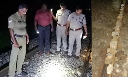 കണ്ണൂരിൽ റെയില്‍ പാളത്തില്‍ കരിങ്കല്ലുകൾ; ട്രെയിന്‍ അട്ടിമറി ശ്രമമെന്ന് സംശയം