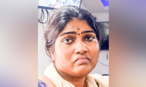 ബസിൽ മാലപൊട്ടിക്കാൻ ശ്രമിച്ച യുവതി പിടിയിൽ