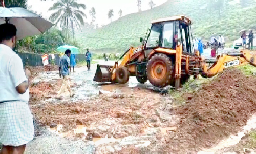 ചൂരൽമലയിലേക്കുള്ള പൊതുഗതാഗതം നിലച്ചു