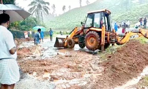 ചൂരൽമലയിലേക്കുള്ള പൊതുഗതാഗതം നിലച്ചു