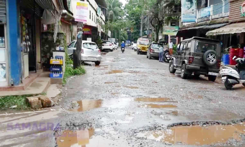 കടവത്തൂർ ടൗണിലെ ദുരിതക്കുഴികൾ എന്നടയും?