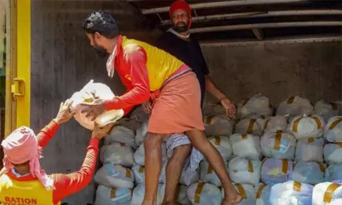 റേഷൻ ഭക്ഷ്യധാന്യ വിതരണം പൂർത്തിയായില്ല റേഷൻ ഭക്ഷ്യധാന്യ വിതരണം പൂർത്തിയായില്ല