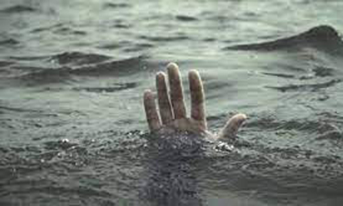 കുളത്തിൽ വീണ യുവാവിനെ കാണാനില്ല