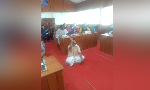 വക്കം ഗ്രാമപഞ്ചായത്ത് ഭരണം പ്രതിസന്ധിയിൽ; ഭരണപക്ഷത്ത്​ തമ്മിലടി, ഒരു വിഭാഗം പഞ്ചായത്ത് കമ്മിറ്റി ബഹിഷ്കരിച്ചു