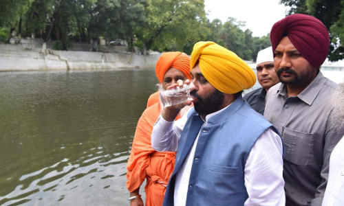 നദീജലം നേരിട്ട് കുടിച്ചത് വിനയായി; പഞ്ചാബ് മുഖ്യമന്ത്രി ഭഗവന്ത് മൻ ആശുപത്രിയിൽ