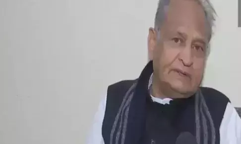 രാജസ്ഥാനിൽ ക്വാറിക്കെതിരെ പ്രതിഷേധം, സ്വയം തീകൊളുത്തി സന്യാസി; ക്വാറി പ്രവർത്തനം തടഞ്ഞ് സർക്കാർ