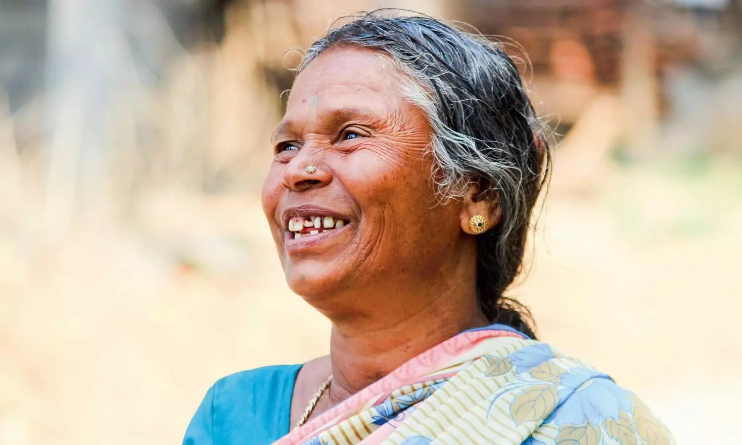 കരയുന്ന കുട്ടിക്ക് കാണിക്കാൻ നിങ്ങൾക്ക് റോഡും വണ്ടികളും വീടുമുണ്ട്; ഞങ്ങൾക്ക് അമ്പിളിയമ്മാവനും കാടും പൂവും പാട്ടും ഒക്കെയുള്ളൂ -നഞ്ചിയമ്മ സംസാരിക്കുന്നു