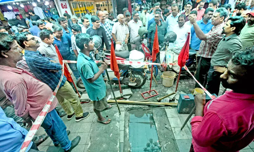 മാലിന്യത്തെരുവ്: ശാശ്വത പരിഹാരം വേണം -വ്യാപാരികള് മാലിന്യത്തെരുവ്: ശാശ്വത പരിഹാരം വേണം -വ്യാപാരികള്
