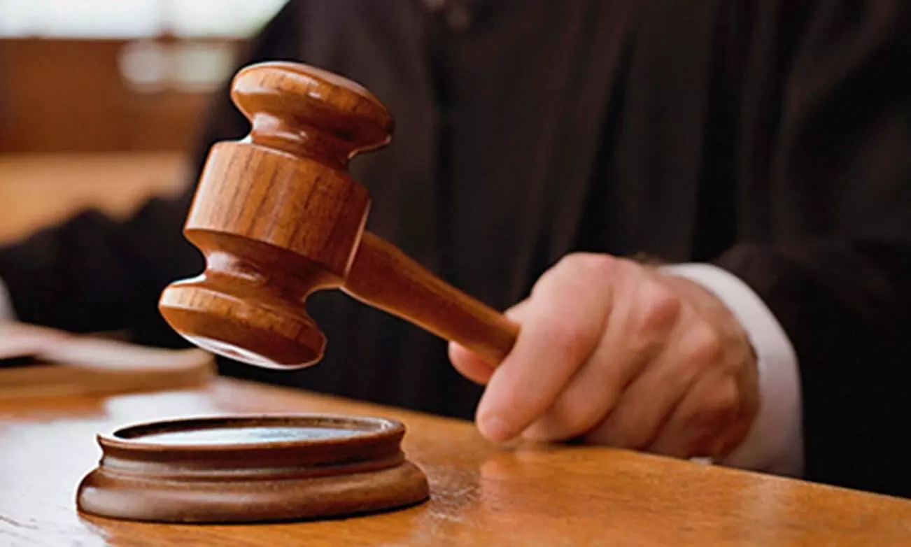 കൊലപാതക കേസിലെ ഫോട്ടോകൾ നഷ്ടമായി; വിചാരണ നിർത്തി ജഡ്ജി