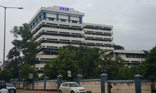 റെഗുലേറ്ററി കമീഷന്റെ അംഗീകാരമില്ലാതെ കെ.എസ്.ഇ.ബി ജീവനക്കാരായത് 6367 പേർ