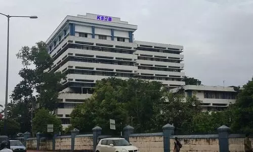 കാഷ്​ കൗണ്ടറുകളിൽ 500 രൂപക്ക്​ മുകളിൽ പണമായി സ്വീകരിക്കേണ്ടെന്ന്​ വൈദ്യുതി ബോർഡ്