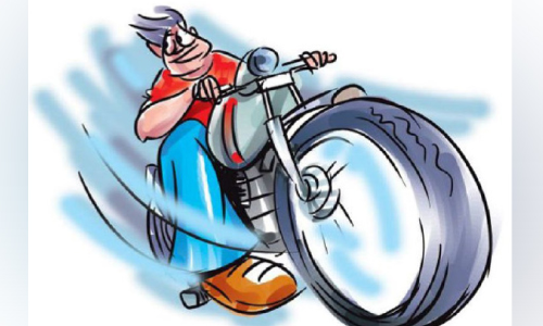 അപകടകരമായി ബൈക്കോടിച്ച മൂന്ന് വിദ്യാർഥികൾ പിടിയിൽ