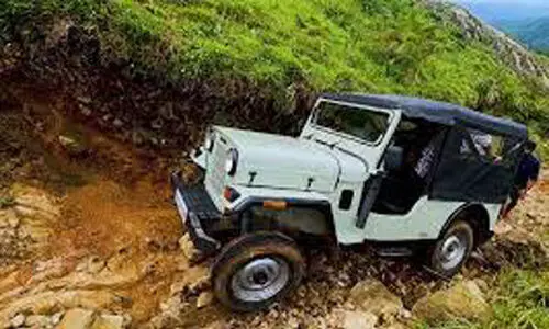 രാമക്കൽമേട്ടിലെ ജീപ്പ് സഫാരി നിർത്തണമെന്ന് അനർട്ട് രാമക്കൽമേട്ടിലെ ജീപ്പ് സഫാരി നിർത്തണമെന്ന് അനർട്ട്