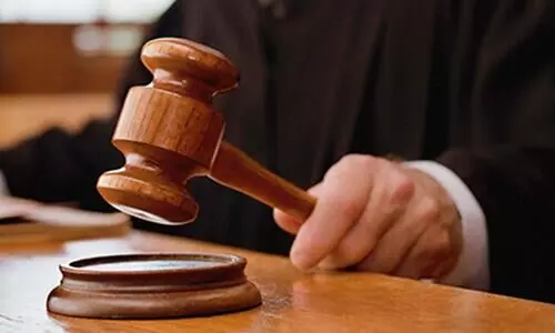 കൊലപാതക കേസിലെ ഫോട്ടോകൾ നഷ്ടമായി; വിചാരണ നിർത്തി ജഡ്ജി