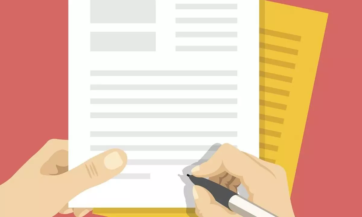 രേഖകളിൽ മാതാവിന്റെ പേരു മാത്രം ചേർക്കാൻ പൗരന് അവകാശമുണ്ടെന്ന് ഹൈകോടതി രേഖകളിൽ മാതാവിന്റെ പേരു മാത്രം ചേർക്കാൻ പൗരന് അവകാശമുണ്ടെന്ന് ഹൈകോടതി