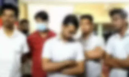 ബസ് സ്റ്റോപ്പിൽ ഒരുമിച്ചിരുന്ന വിദ്യാർഥികൾക്കുനേരെ സദാചാര ആക്രമണം; ഒരാൾ അറസ്റ്റിൽ