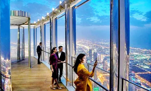 ബു​ർ​ജ്​ ഖ​ലീ​ഫ അ​റ്റ്​ ദ ​ടോ​പ്പി​ൽ നി​ന്ന്​ ദു​ബൈ കാ​ണാം; 60 ദി​ർ​ഹ​ത്തി​ന്​