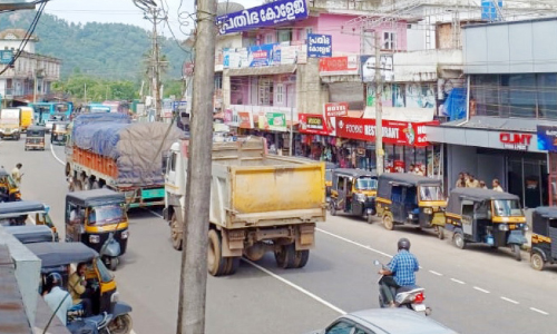 വേണം, മുട്ടിൽ ടൗണിലും ഗതാഗത പരിഷ്കരണം വേണം, മുട്ടിൽ ടൗണിലും ഗതാഗത പരിഷ്കരണം