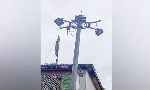 മുട്ടത്തെ ഹൈമാസ്റ്റ് ലൈറ്റ് കണ്ണടച്ചു മുട്ടത്തെ ഹൈമാസ്റ്റ് ലൈറ്റ് കണ്ണടച്ചു