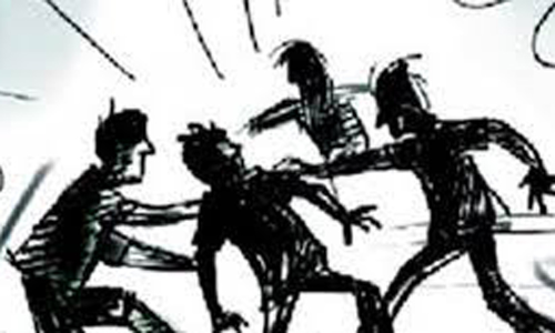 വേഗത കുറക്കാനാവശ്യപ്പെട്ട ബൈക്ക് യാത്രികനെ ബസ് ജീവനക്കാര്‍ മര്‍ദിച്ചു