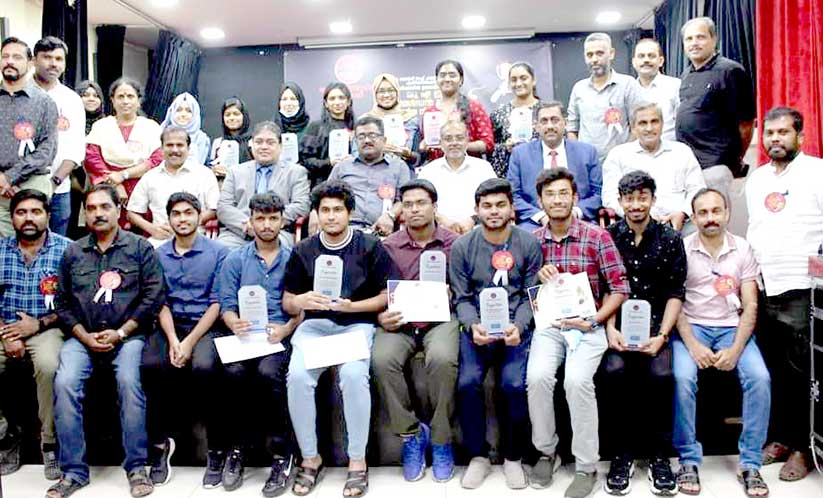 വിദ്യാർഥികളെ ആദരിച്ചു വിദ്യാർഥികളെ ആദരിച്ചു