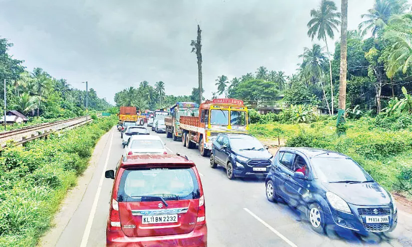 ജനത്തെ വലച്ച് ദേശീയപാതയിൽ അറ്റകുറ്റപ്പണി