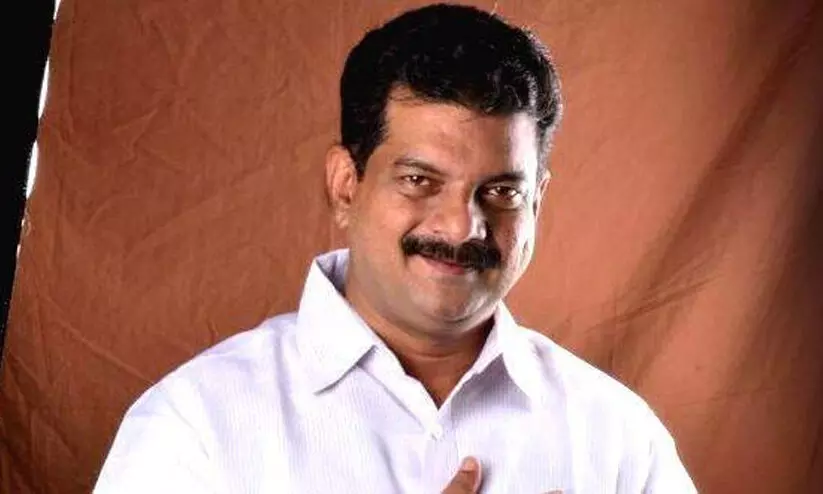 കോൺഗ്രസ് ചിതയിലേക്കെടുക്കാൻ വെച്ച ഡെഡ് ബോഡി, ചത്ത് കിടക്കുമ്പോഴും നോട്ടം ഇടതുമുന്നണിയുടെ പിന്നാമ്പുറത്തേക്ക് -പി.വി അൻവർ കോൺഗ്രസ് ചിതയിലേക്കെടുക്കാൻ വെച്ച ഡെഡ് ബോഡി, ചത്ത് കിടക്കുമ്പോഴും നോട്ടം ഇടതുമുന്നണിയുടെ പിന്നാമ്പുറത്തേക്ക് -പി.വി അൻവർ