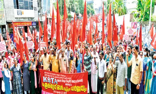 കെ.എസ്.ടി.എ കലക്ടറേറ്റ് മാർച്ചും ധർണയും